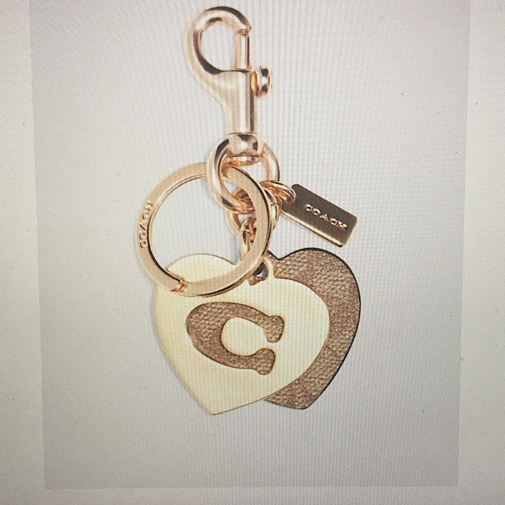 COACH - SIGNATURE HEARTS KEYCHAIN RING (NWT)
